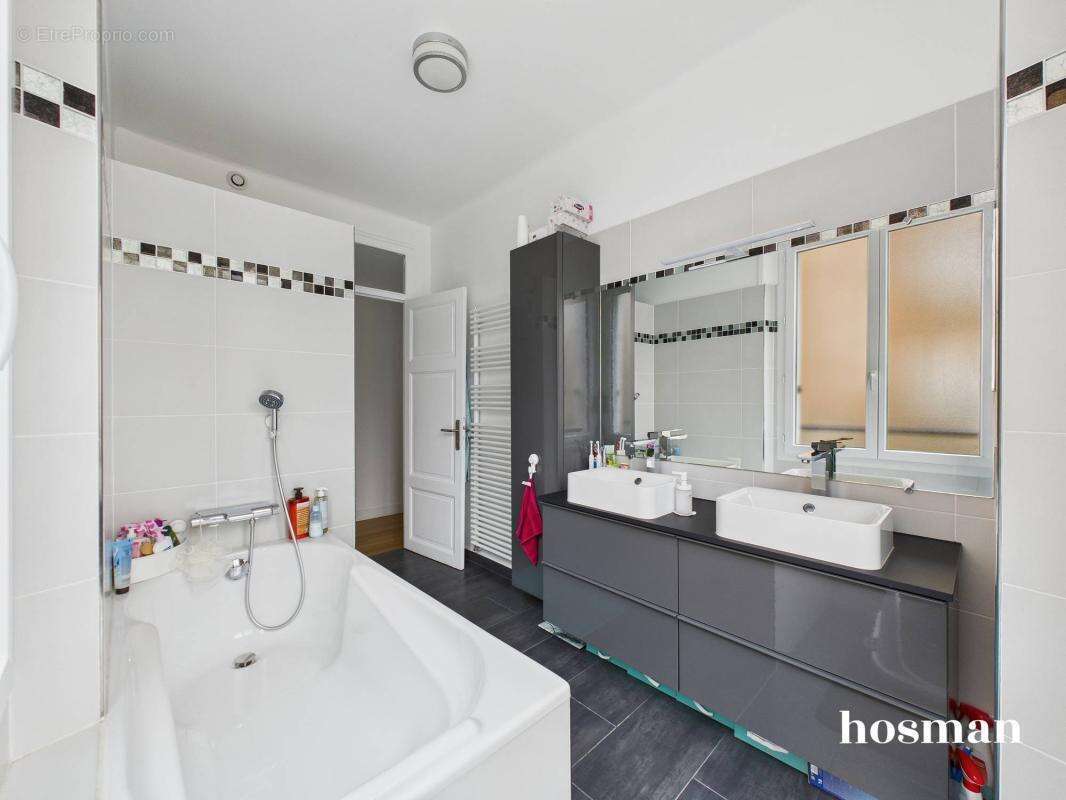 Appartement à SURESNES