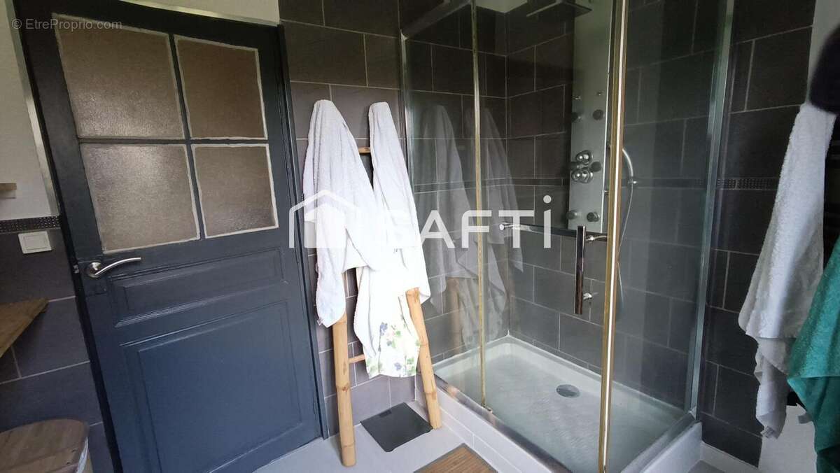Maison 156 m² à Lavaveix-Les-Mines  - photo 5