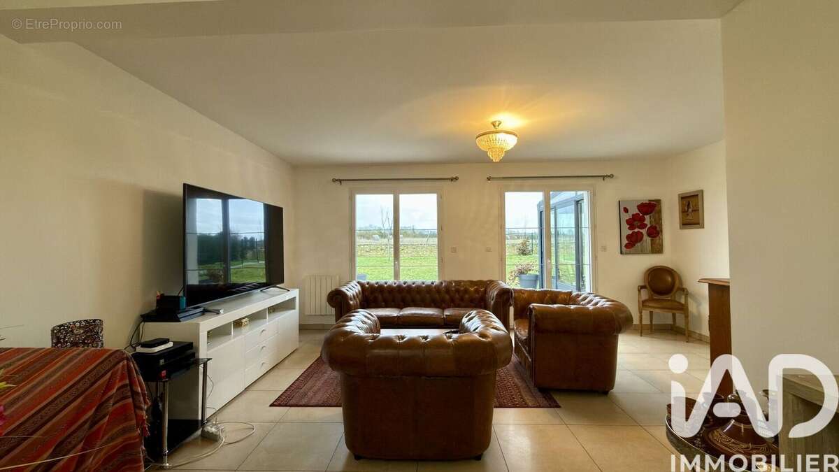 Photo 3 - Maison à SENLIS