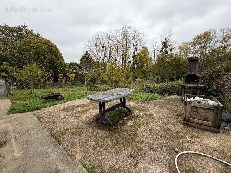 Maison à LA BAZOCHE-GOUET