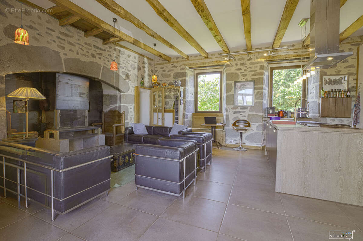 Maison à CRANDELLES