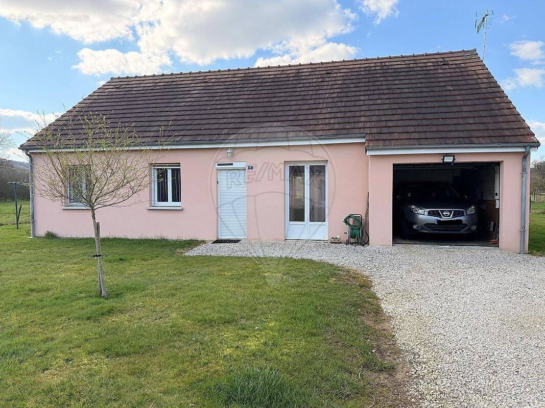 Maison à SICHAMPS