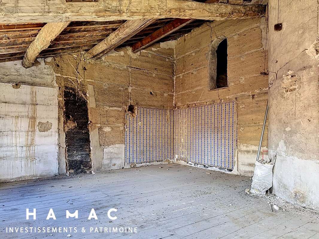Appartement à GREZIEU-LA-VARENNE