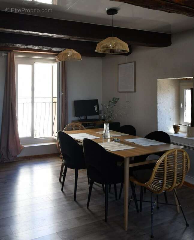 Appartement à BAGNOLS-SUR-CEZE