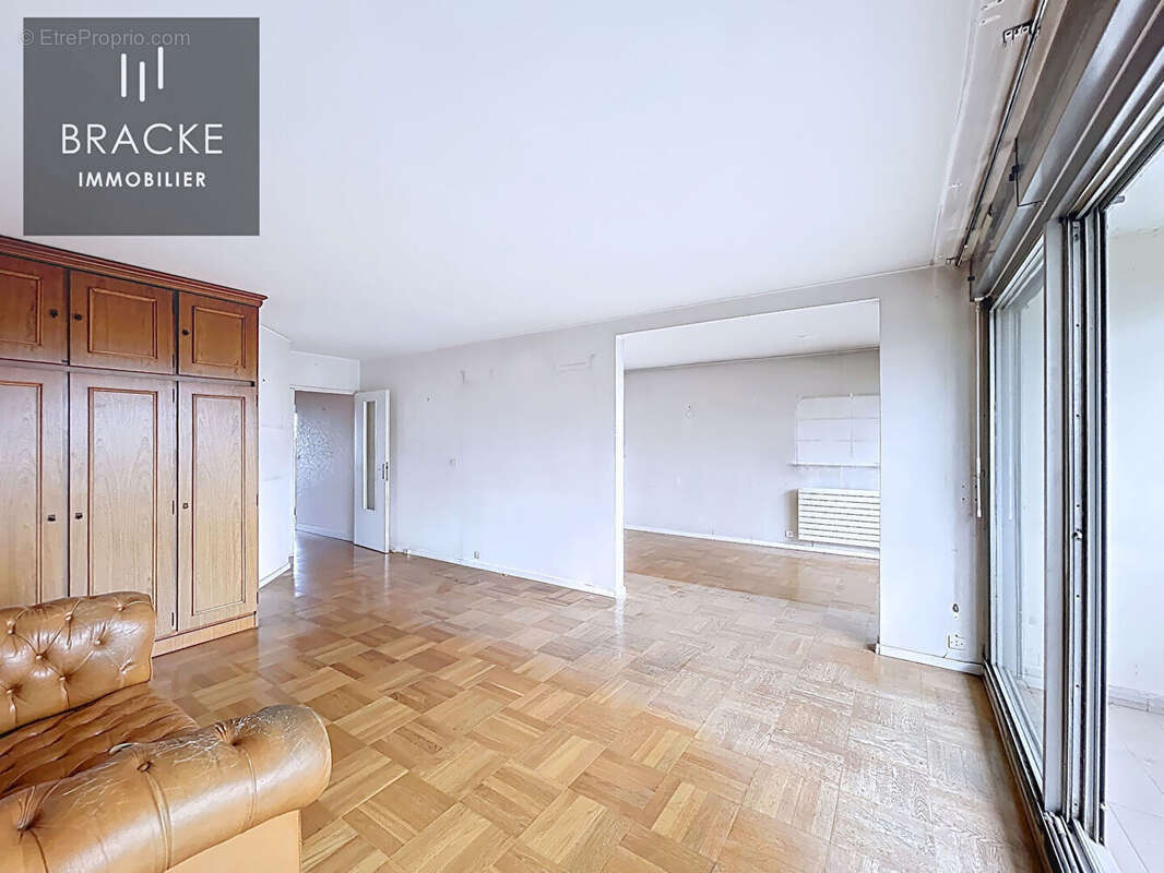 Appartement à COURBEVOIE