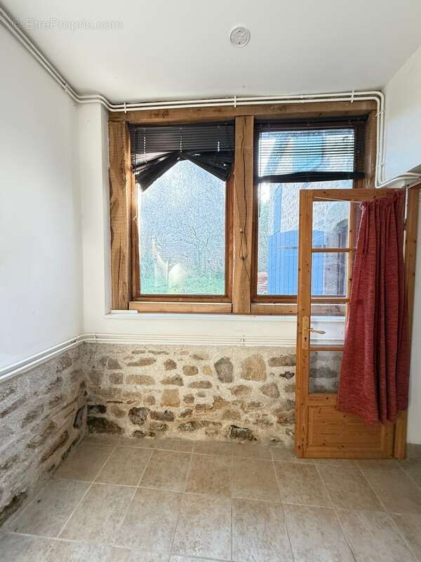 Maison à BUSSIERE-DUNOISE