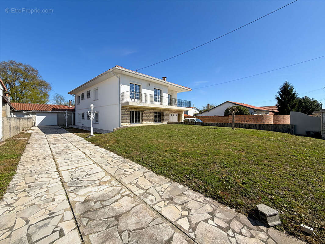 Maison à VILLENAVE-D'ORNON