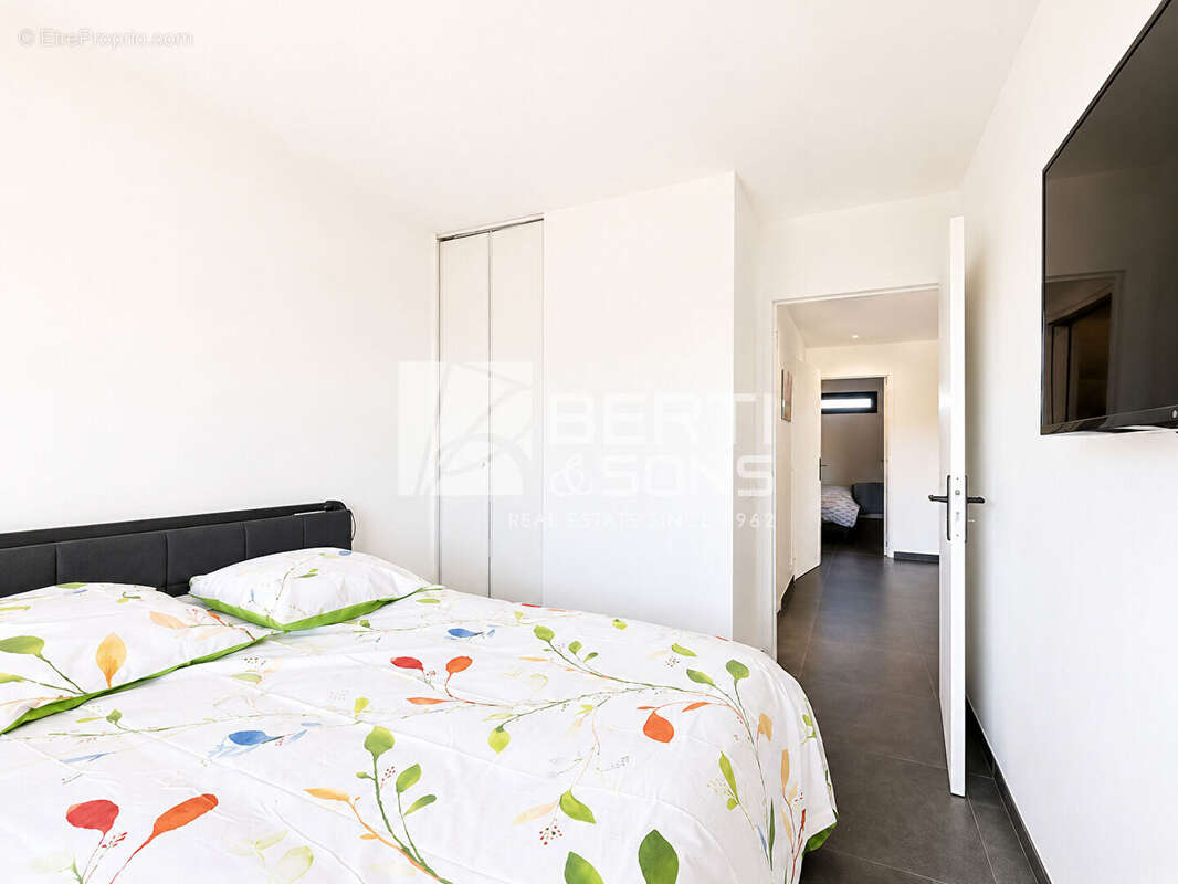 Appartement à MANDELIEU-LA-NAPOULE