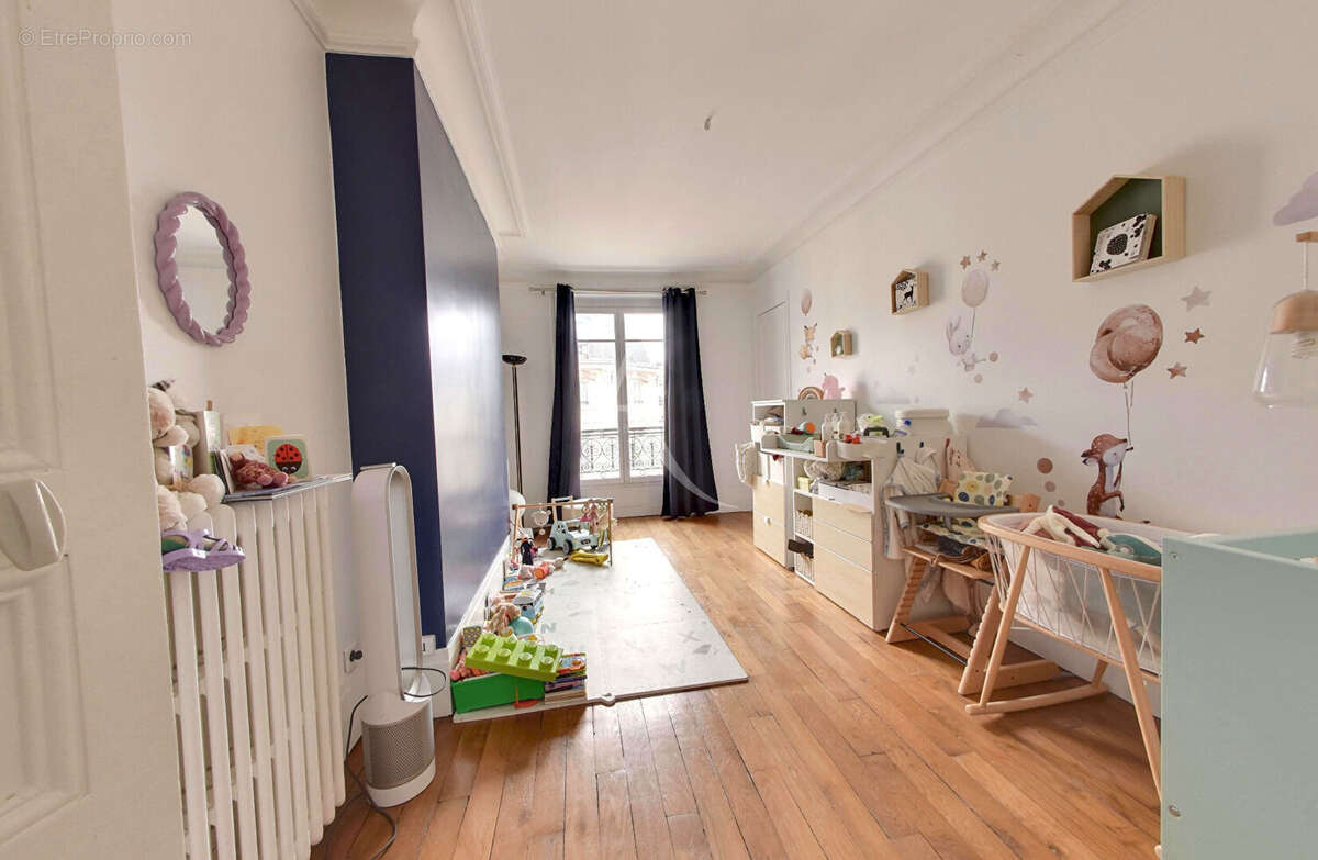 Appartement à PARIS-10E