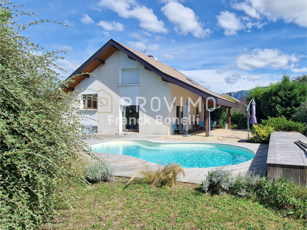 Maison à SAINT-JULIEN-EN-GENEVOIS