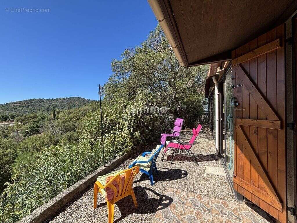 Maison à LE MUY