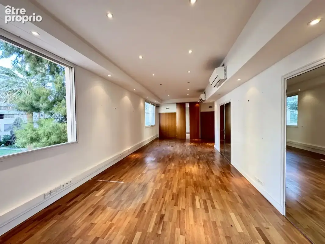 Cannes La Croisette - Appartement 100 m2 à vendre - Gros potentiel locatif - photo 6