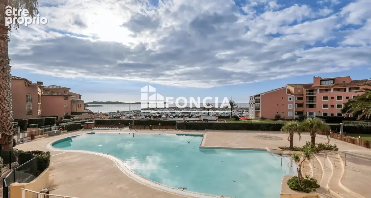 Six-fours-les-plages – domaine de la coudoulière – t2 vue mer panoramique avec terrasse et parking - photo 4