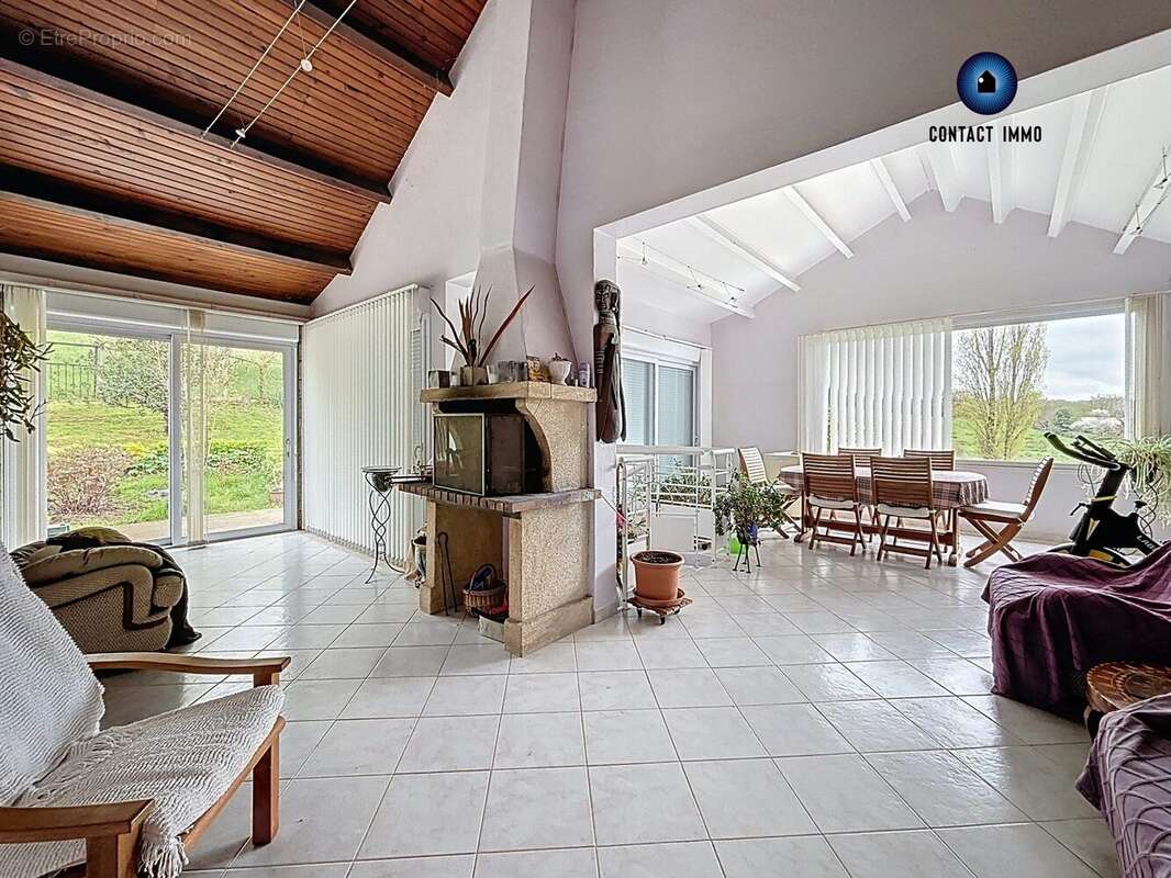 Maison à LISSAC-SUR-COUZE