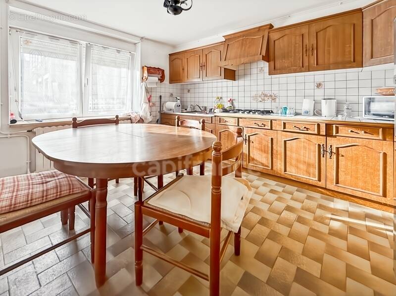 Maison à LE RELECQ-KERHUON