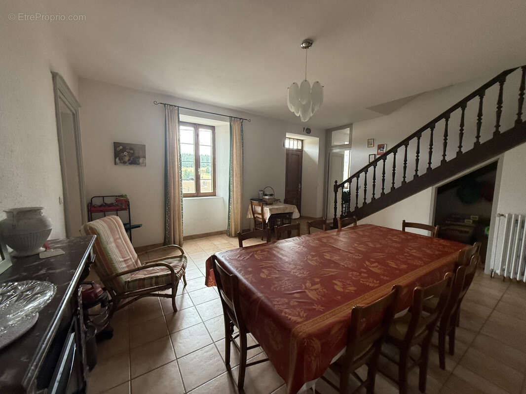 Maison à LACHAPELLE-GRAILLOUSE