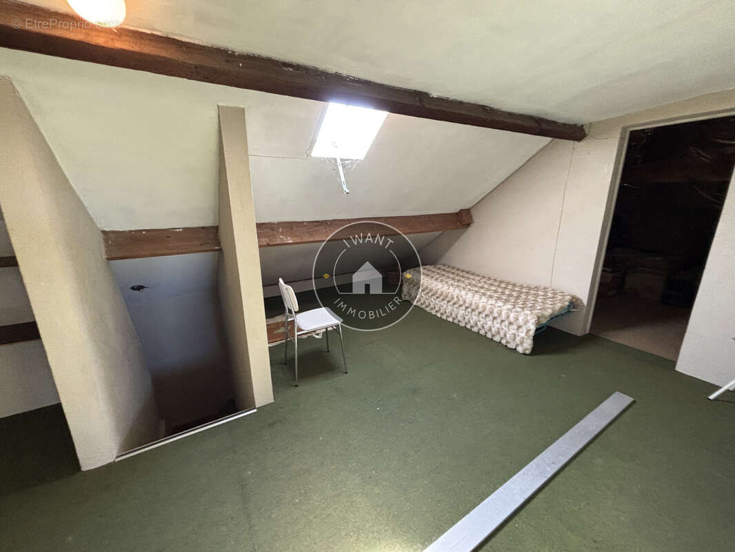 NOUVEAUTÉ I WANT IMMO Maison de bourg aux Rosiers avec beau potentiel ! - photo 3