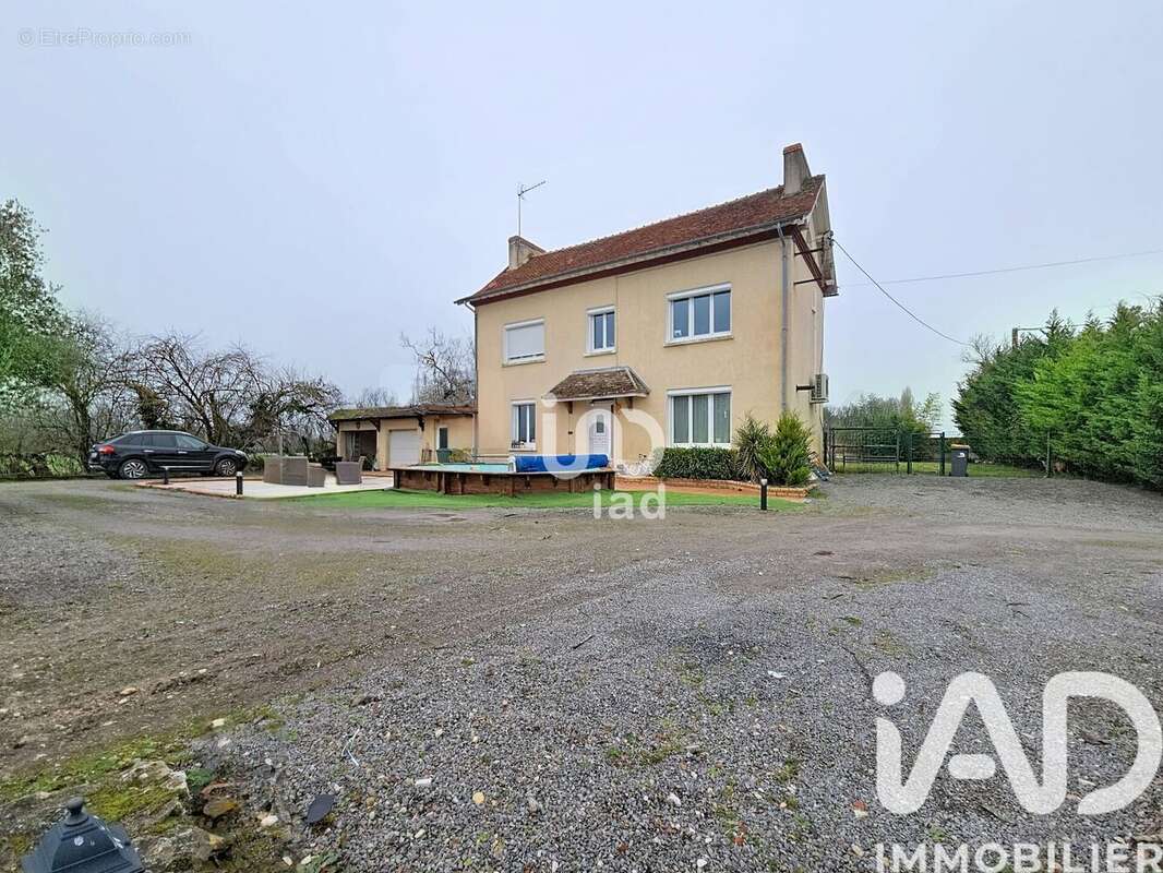 Photo 2 - Maison à ALLOUIS