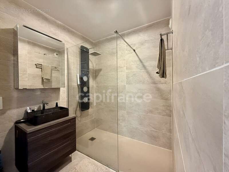 Appartement à DIVONNE-LES-BAINS