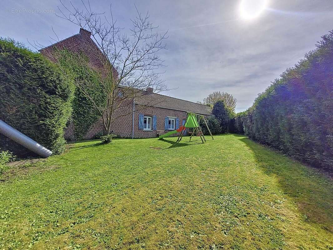 Maison à CAMPHIN-EN-CAREMBAULT