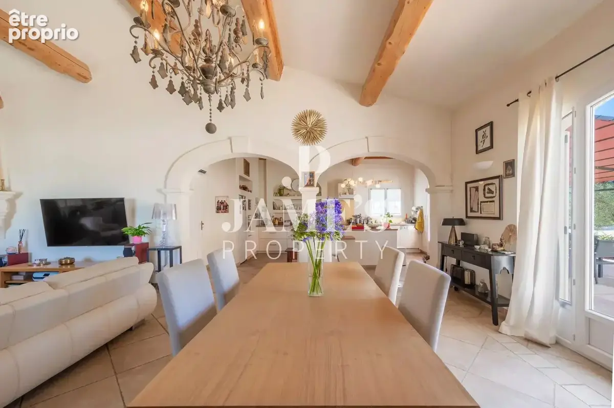 Maison 5 pièces 200 m² à vendre à Fontvieille (13990) - photo 7