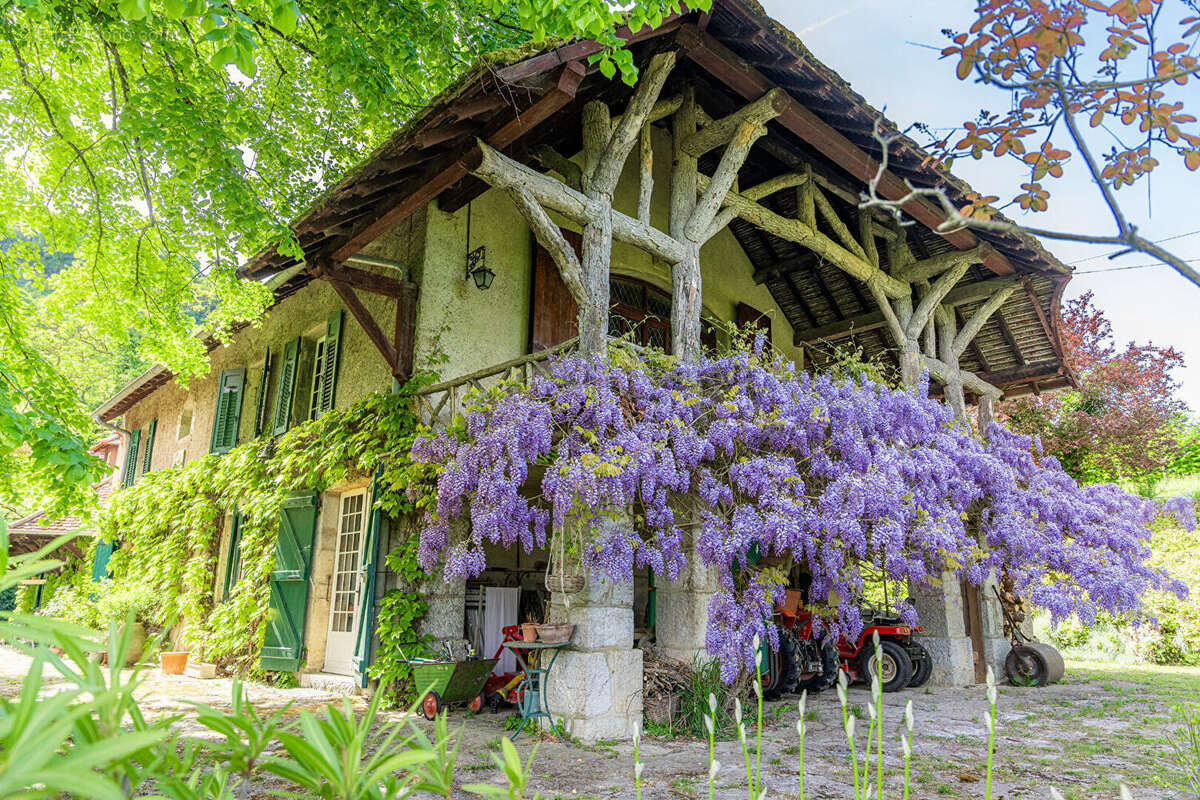 Maison à PEYRIEU