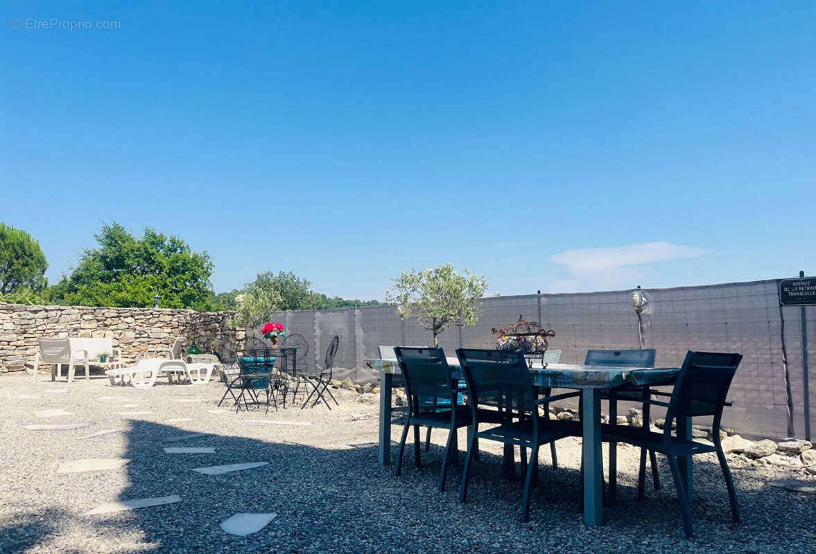 Goudargues - Villa 100m2 avec piscine sur 889m2 de terrain - photo 2