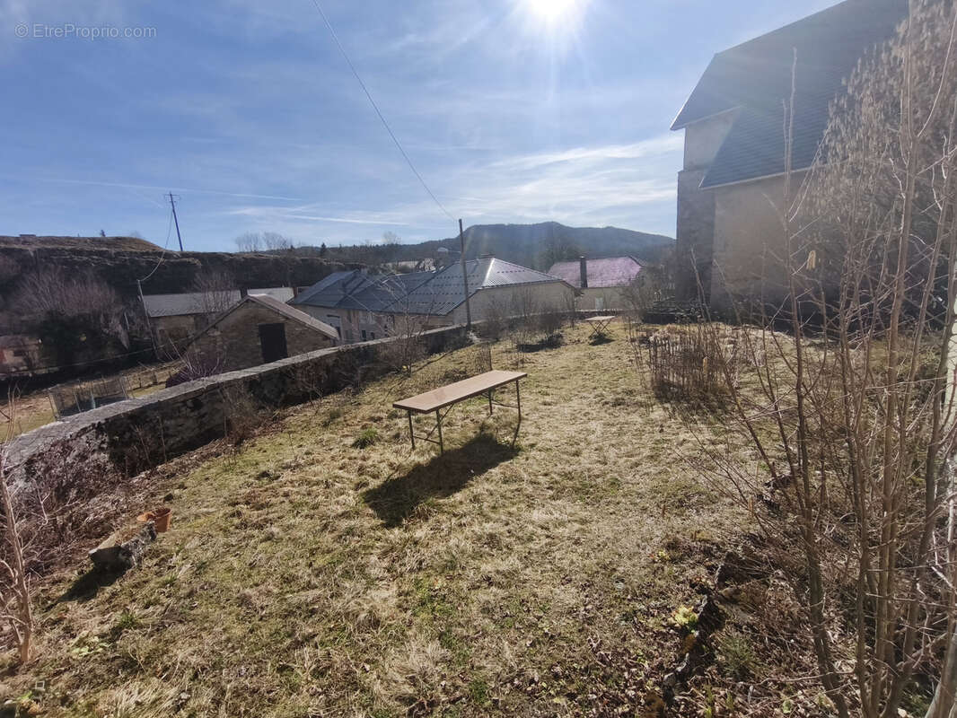 Appartement à BRENOD