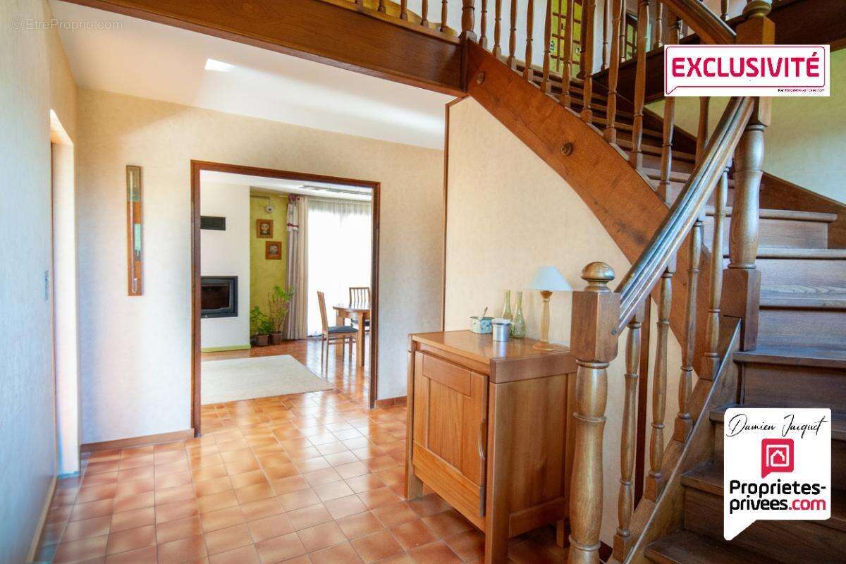 Roches Les Blamont - Maison Familiale 7 Pieces, 5 grandes Chambres - 168 m² Terrain 1695 m² - photo 8