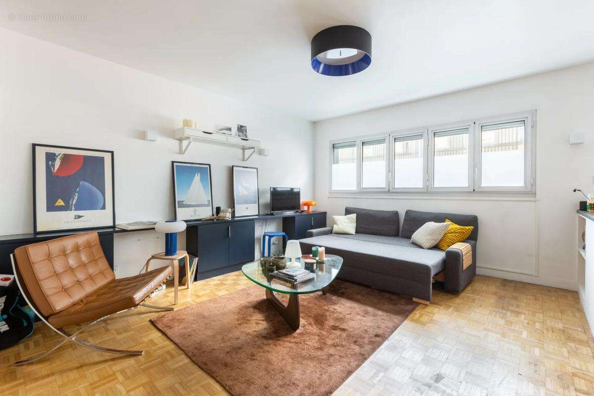 Appartement à PARIS-15E