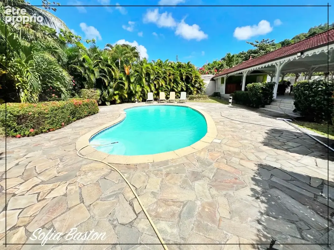 Sainte-Anne Plage – Villa T7 de 220 m²hab.+ 231m2 de terrasses - Piscine - bungalows annexes– Terrain 1 409 m² – Martinique (972 - photo 26