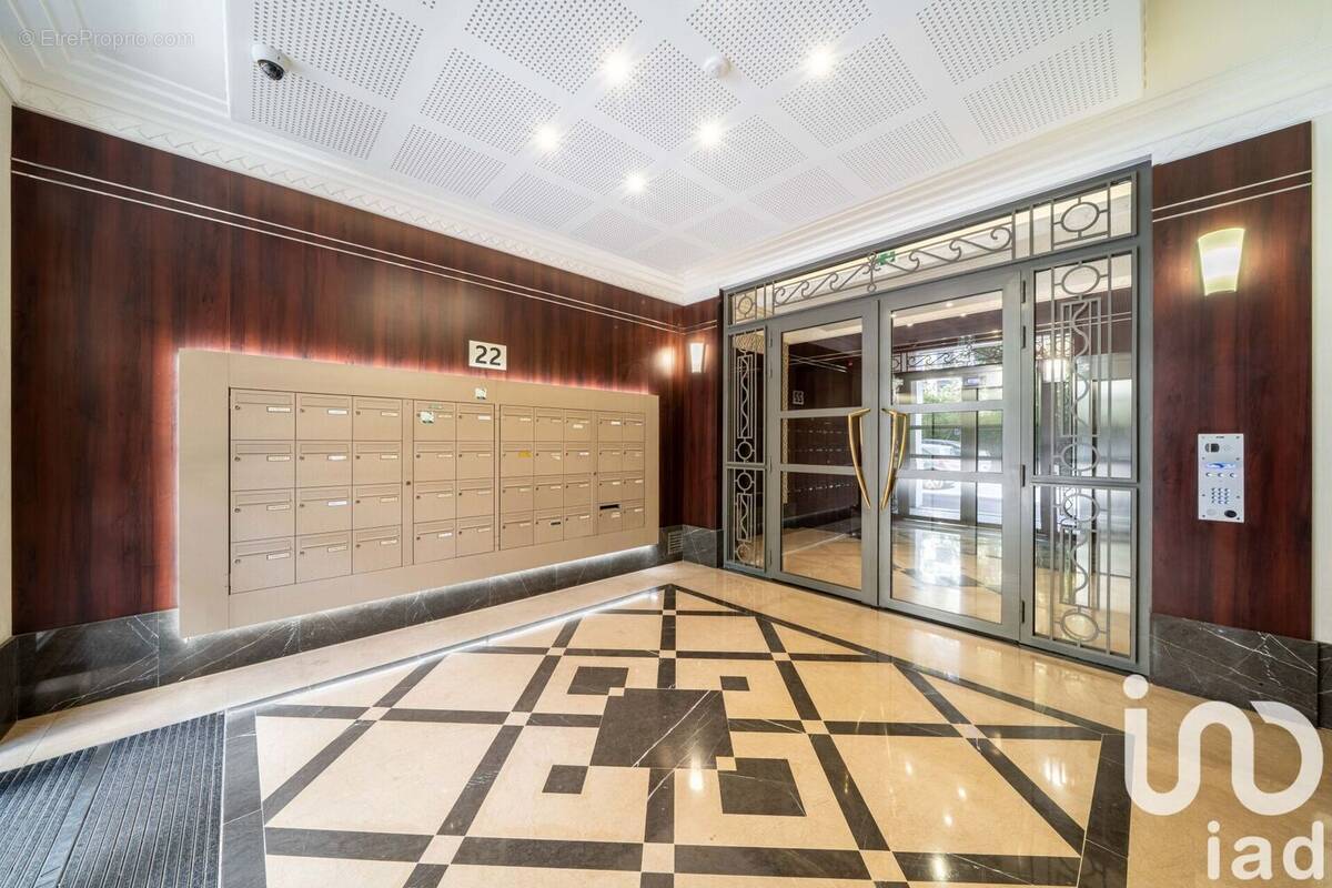 Photo 1 - Appartement à SURESNES