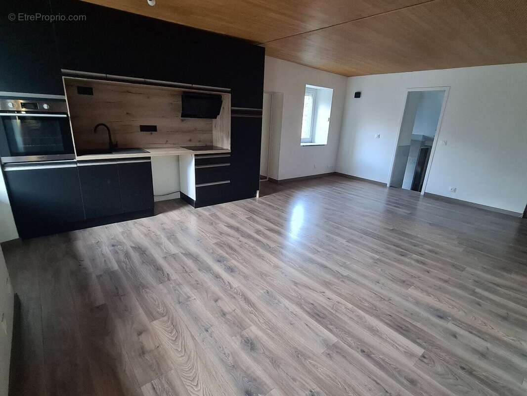 Appartement à CEVINS