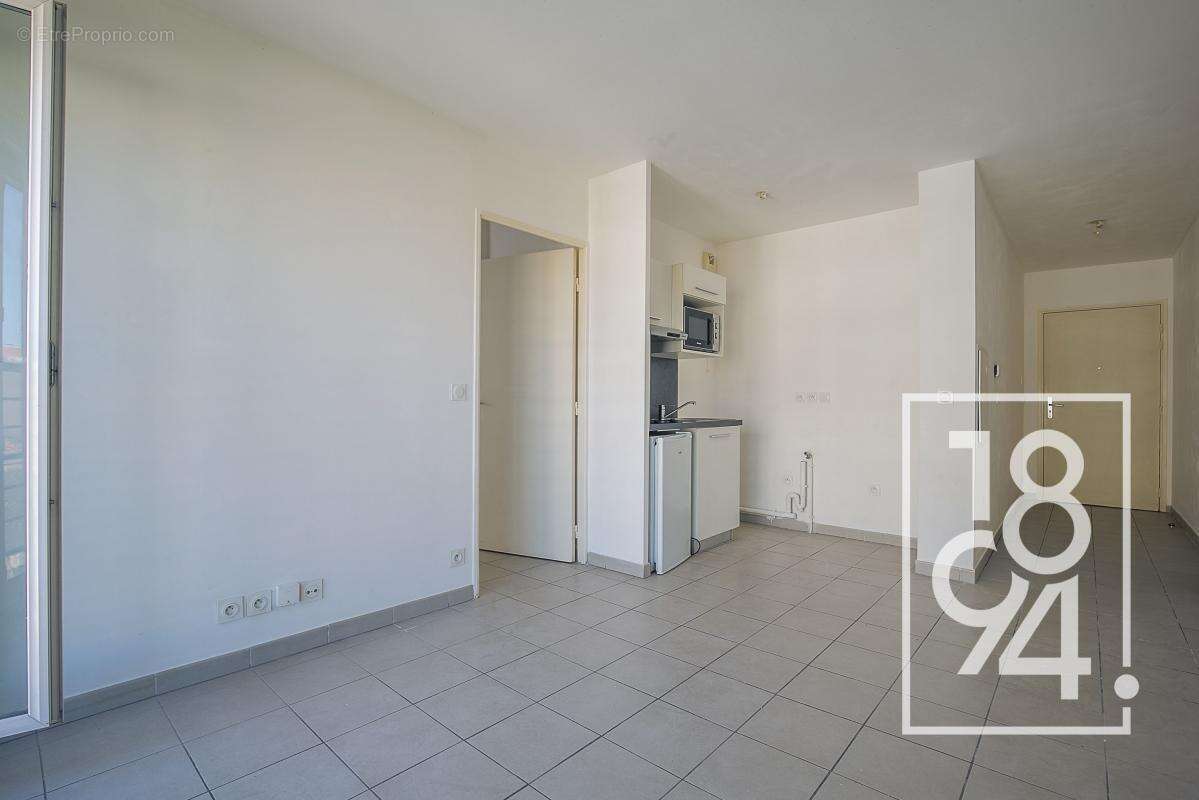 Appartement à MARSEILLE-4E