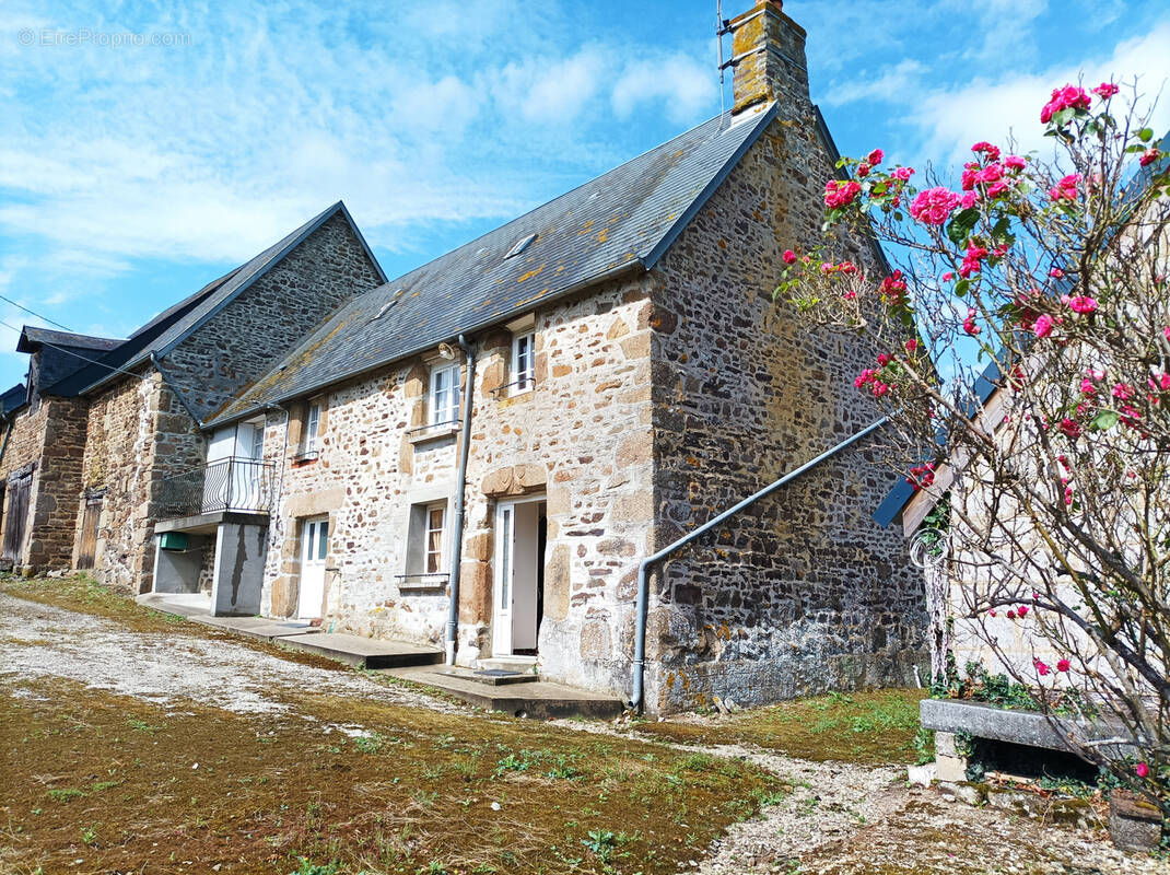 Maison à SAINT-BOMER-LES-FORGES
