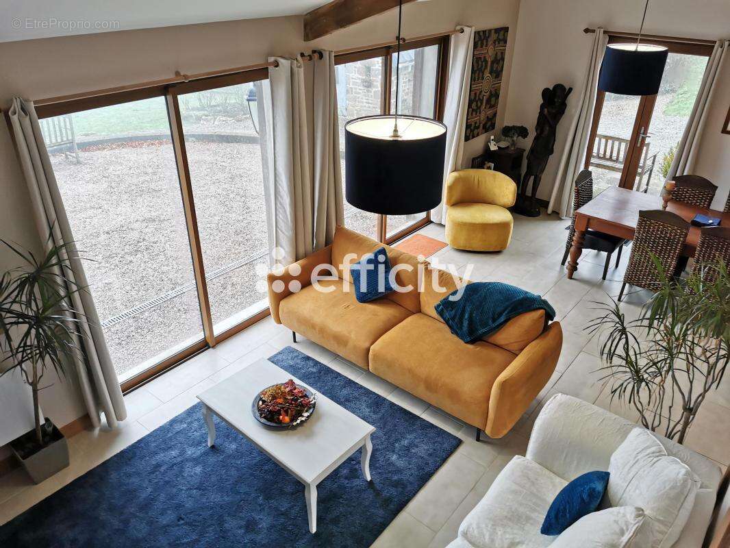 Maison à SAINT-SEVER-CALVADOS