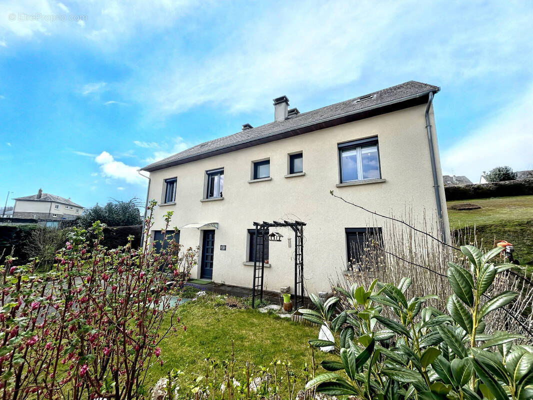 Maison à EGLETONS