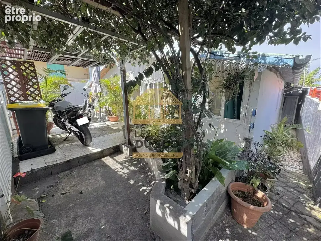 SAINT-JOSEPH – LES JACQUES  Maison créole rénovée avec dépendance – 165 000 € HAI - photo 23