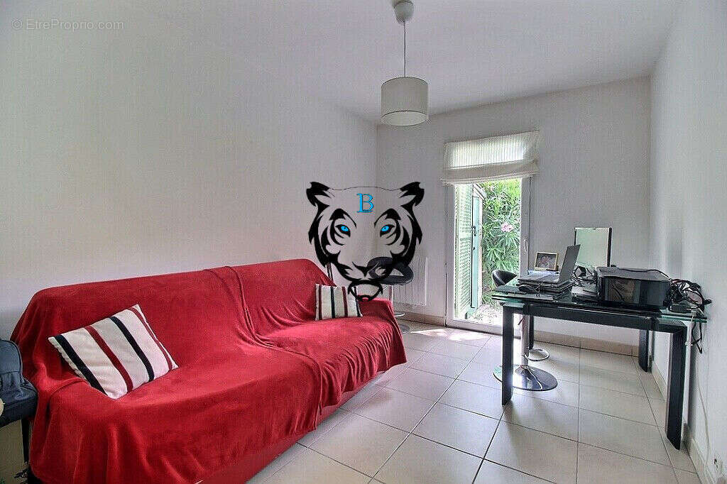 Maison à ROQUEBRUNE-SUR-ARGENS