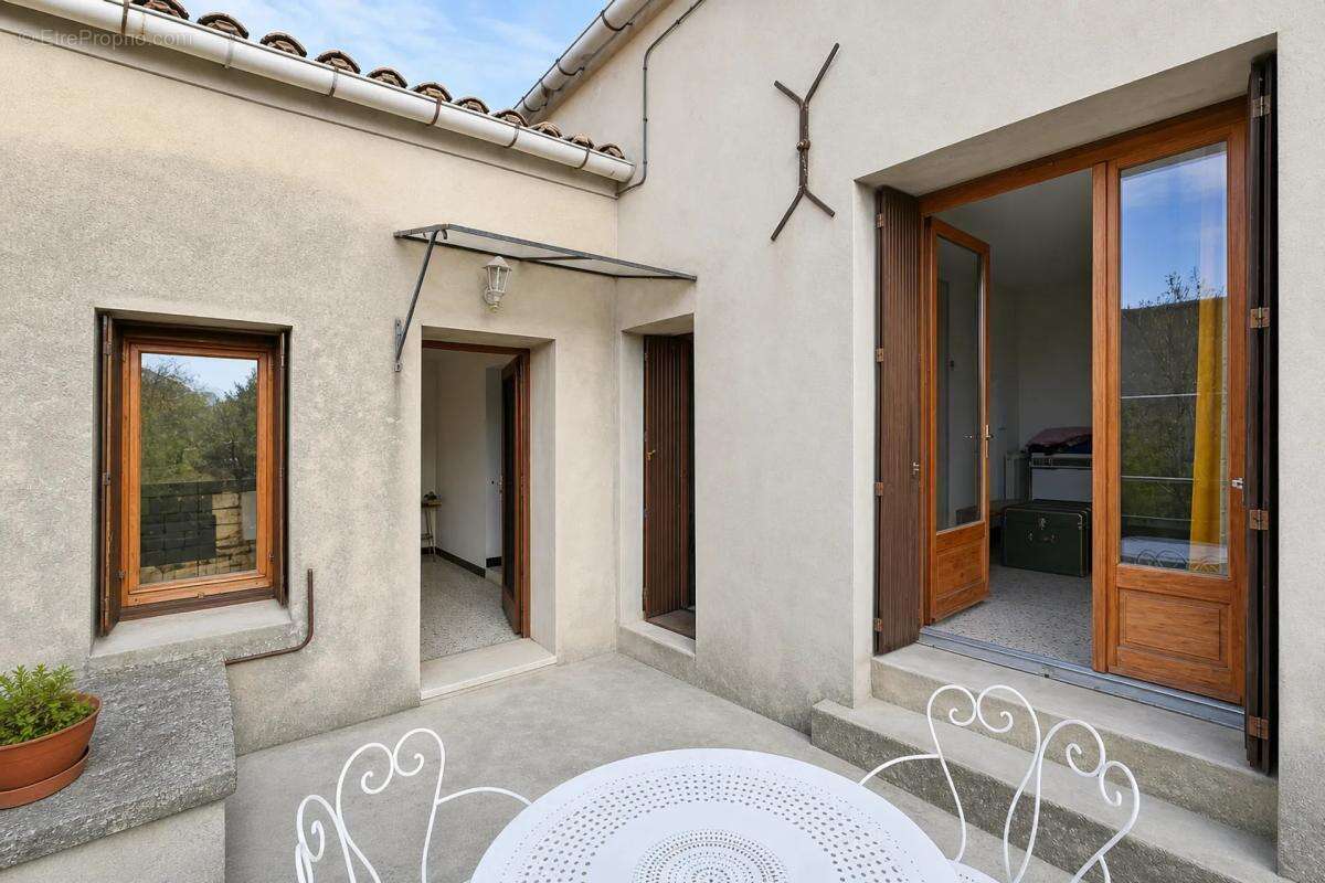 Maison individuelle à Sabran, 5 pièces, charme d'époque - photo 10