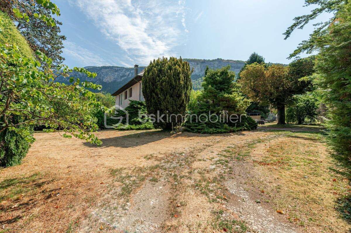 Belle maison de Maître de caractère / Terrain arboré / Sous-sol complet - photo 5