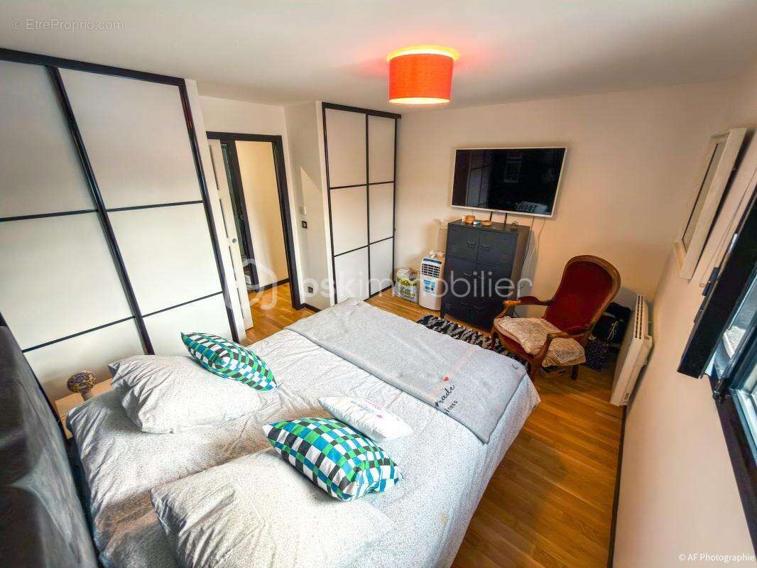 Loft d'exception de 126m2 - 3 Chambres - Charme industriel & volumes remarquables - photo 14
