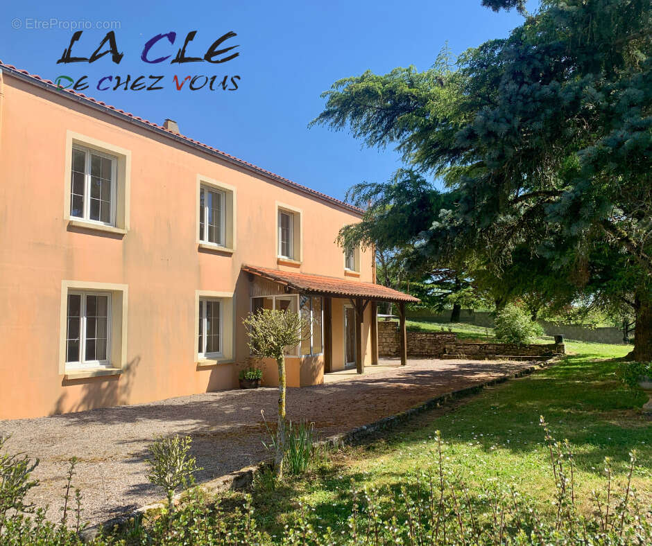 Maison à XANTON-CHASSENON