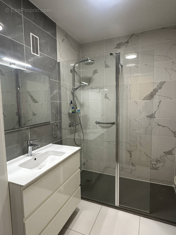 Appartement à VAUX-LE-PENIL