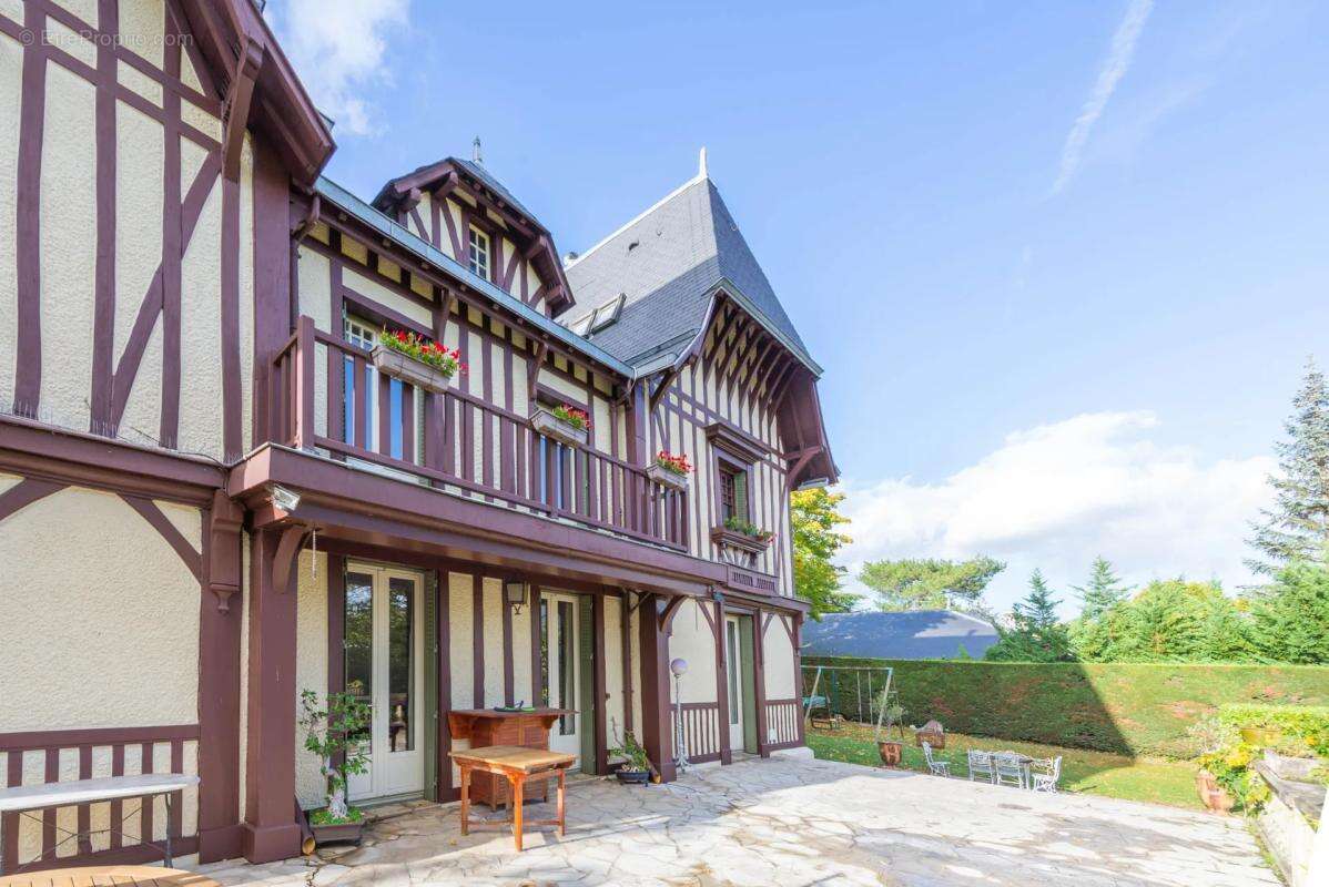 Maison à MAISONS-LAFFITTE