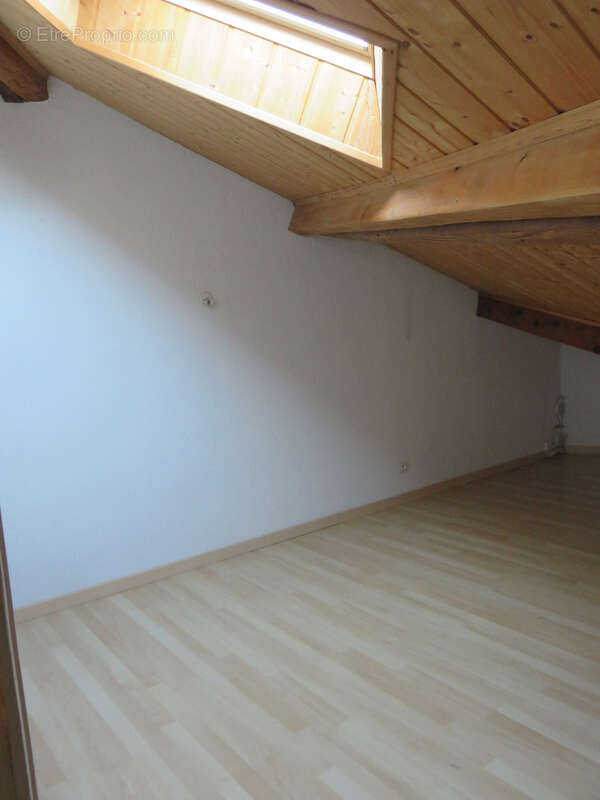 Appartement à ALBOUSSIERE