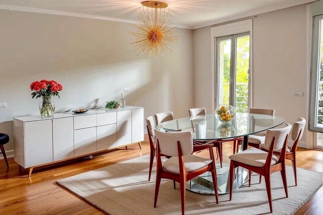 Appartement à ETREMBIERES