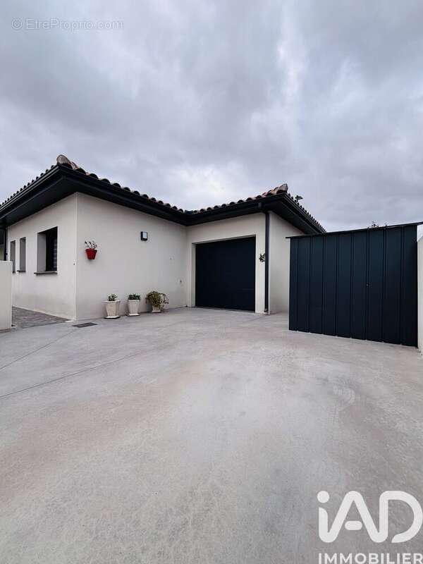 Photo 2 - Maison à PIA