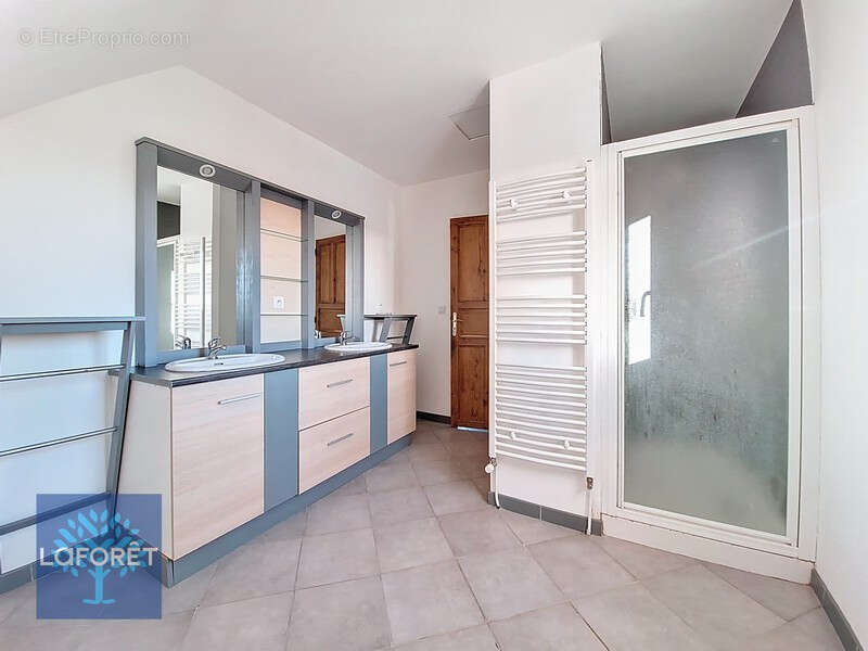 Maison à LOUVIGNE-DU-DESERT