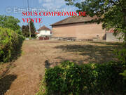 Terrain à MONTREVEL-EN-BRESSE